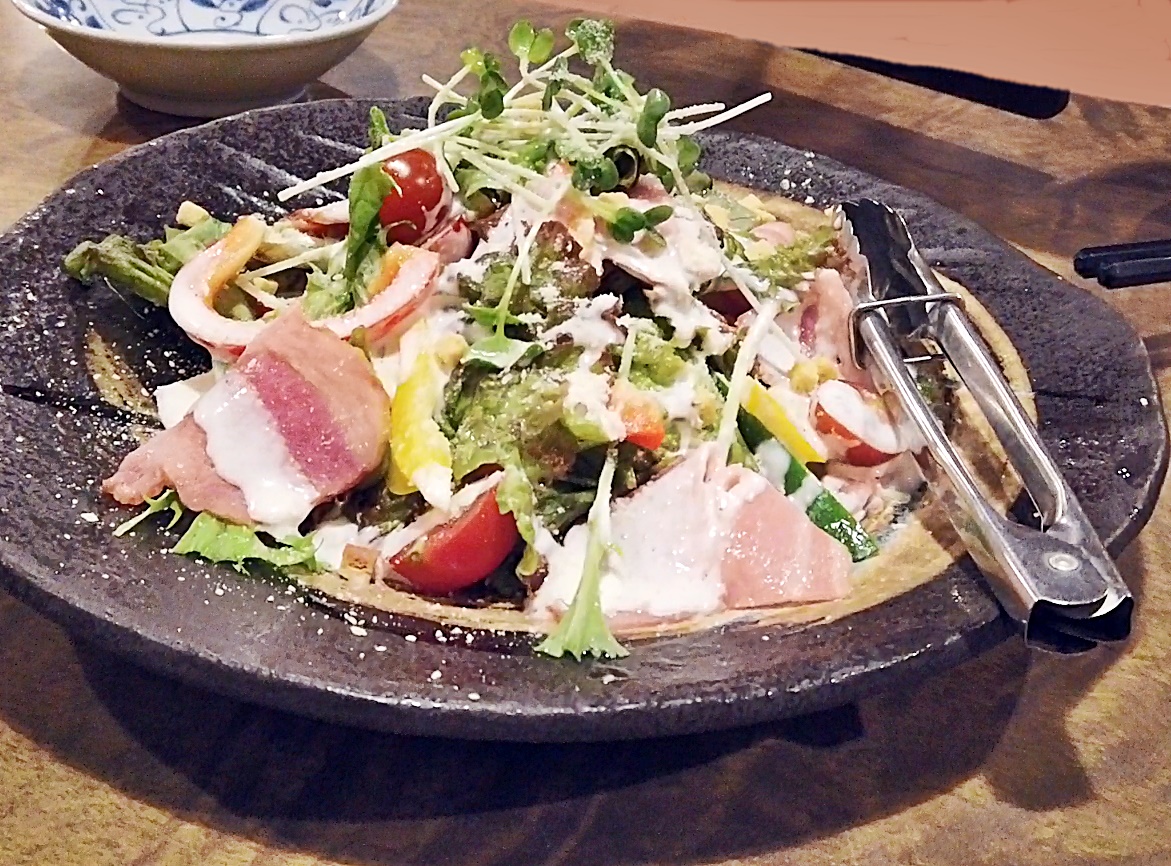 出雲の居酒屋 凡蔵 ぼんくら さん お酒 料理などの店内情報 アットホームの雰囲気が人気のお店です