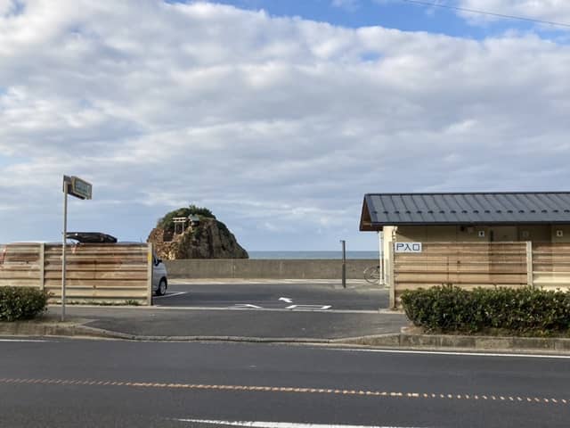 弁天島の駐車場入り口