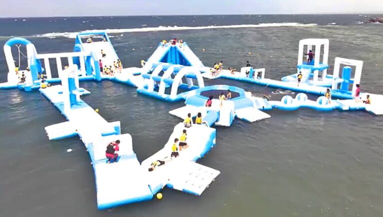 浜田 石見海浜公園 マリンアスレチック 海神 Kai Jin 巨大海上アスレチックは 21年8月22日まで 出雲にゅーす